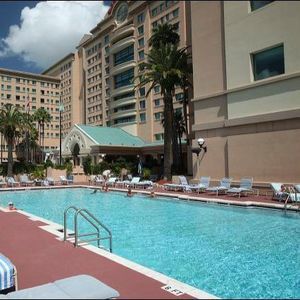 Meet your Posher, Simone