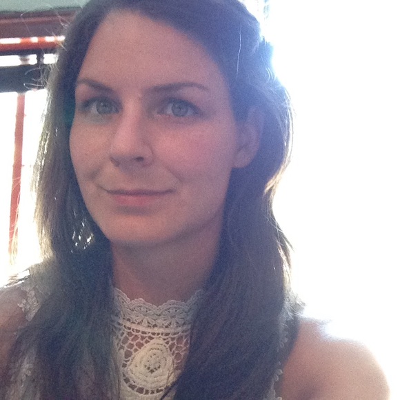 Hi All I'm Jenna, Thanks for visiting my closet! - Picture 2 of 8