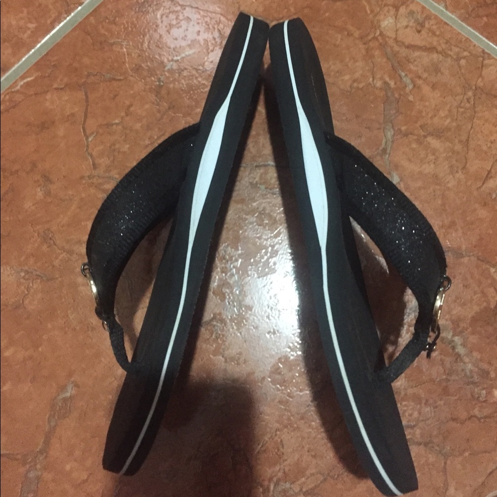Women Sandals - Picture 2 of 4