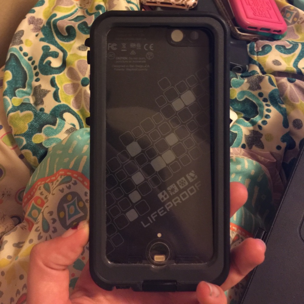 Charging life proof case