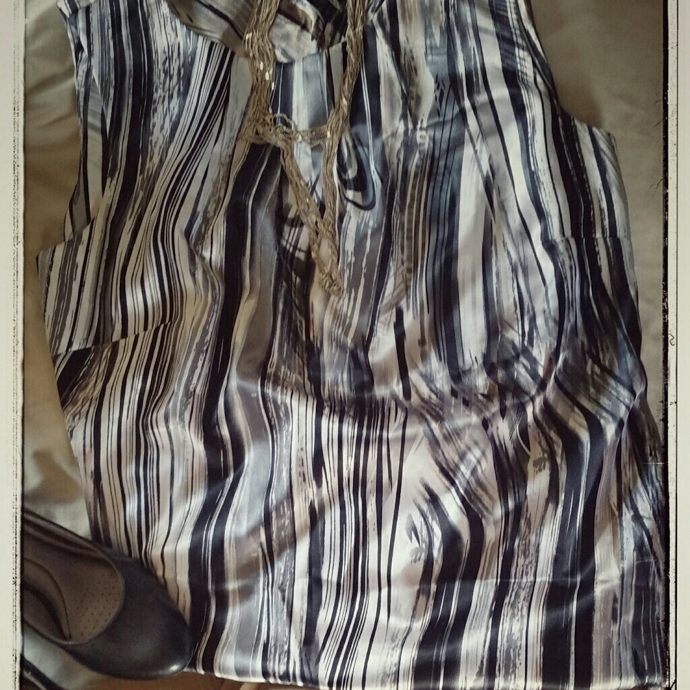 Tribal multi-tone shell