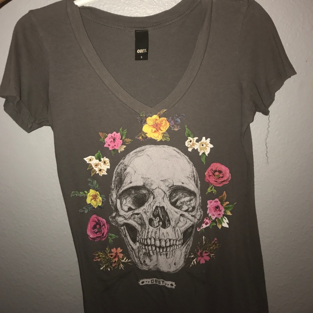 Obey tee