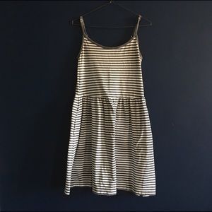 *Free* Adjustable strap dress - GAP