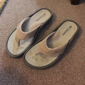 Columbia flip flops size 7