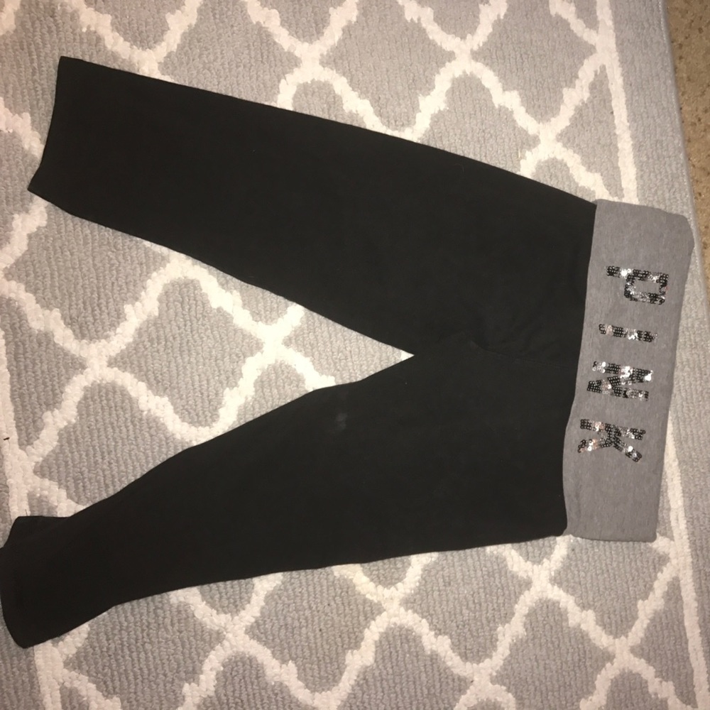 PINK YOGA leggings cropped// hardy worn