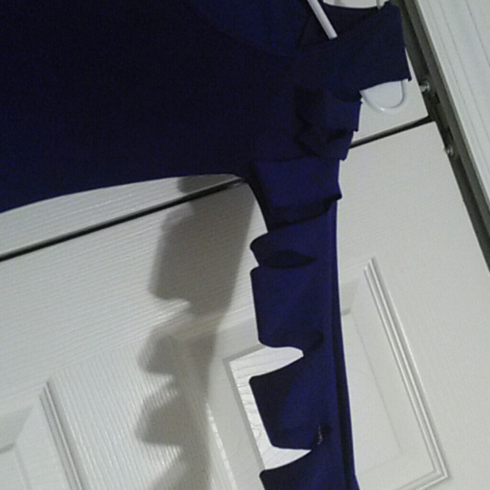 Dress - Picture 3 of 3