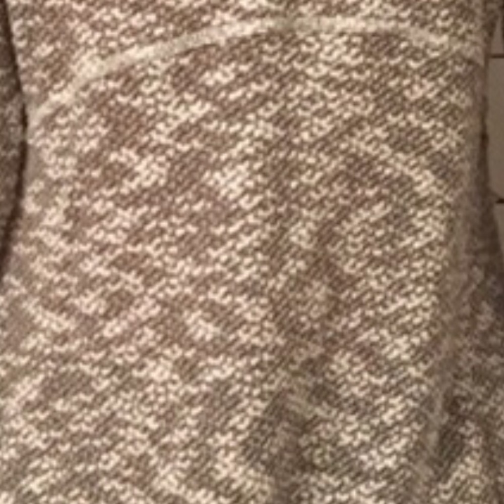 Heather gray slub knit crochet detail tunic! - Picture 4 of 4