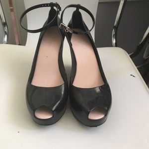 Black  jelly wedges