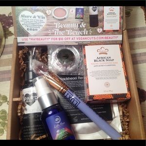 💄Vegan Cuts "Beauty&the Beach" beauty box💄