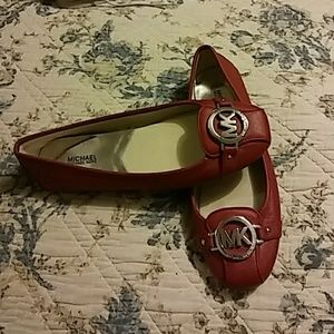 MK red moccasin flats