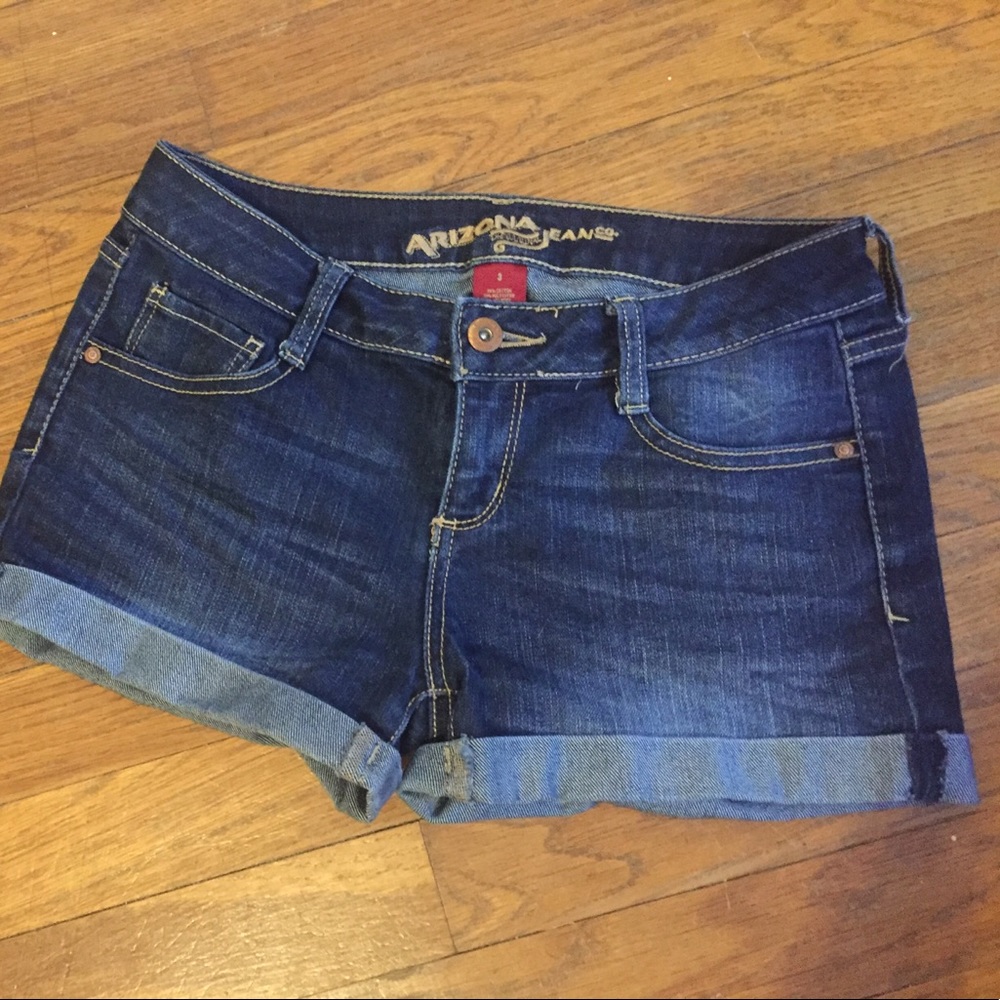 Dark wash cuffed jean shorts juniors size 3