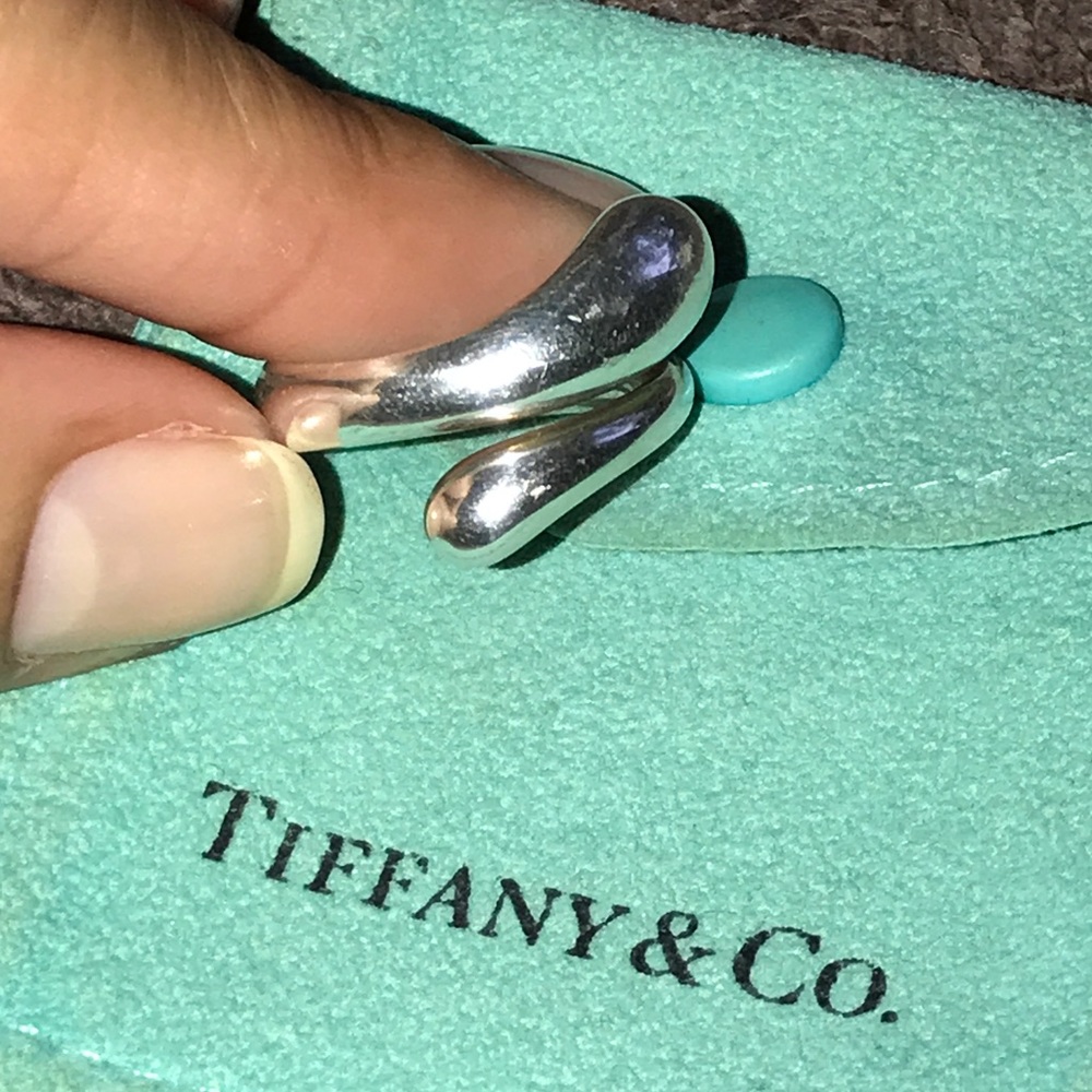 Tiffany & Co. Elsa Peretti Teardrop Ring - Picture 4 of 6