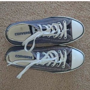 Navy color Converse size 7