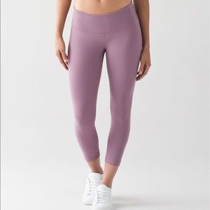 💗Lululemon Wunder Under crops. Like new.