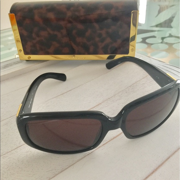 SOLD Tory Burch Sunglasses - Picture 3 of 3