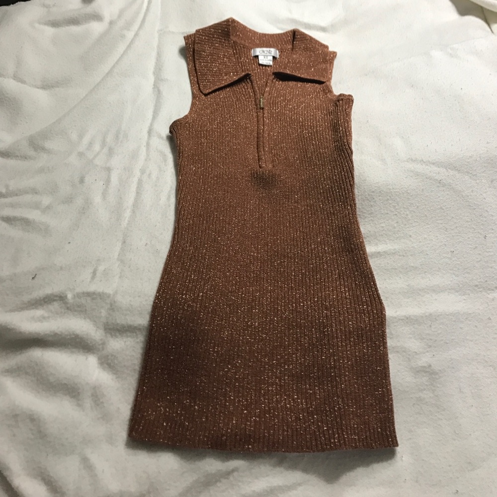 Cache 1/2 zip sleeveless glitter top