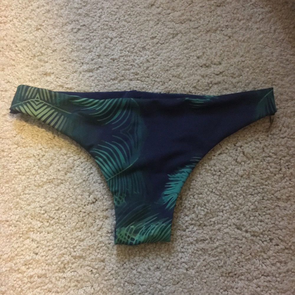 NWOT Palm print bikini