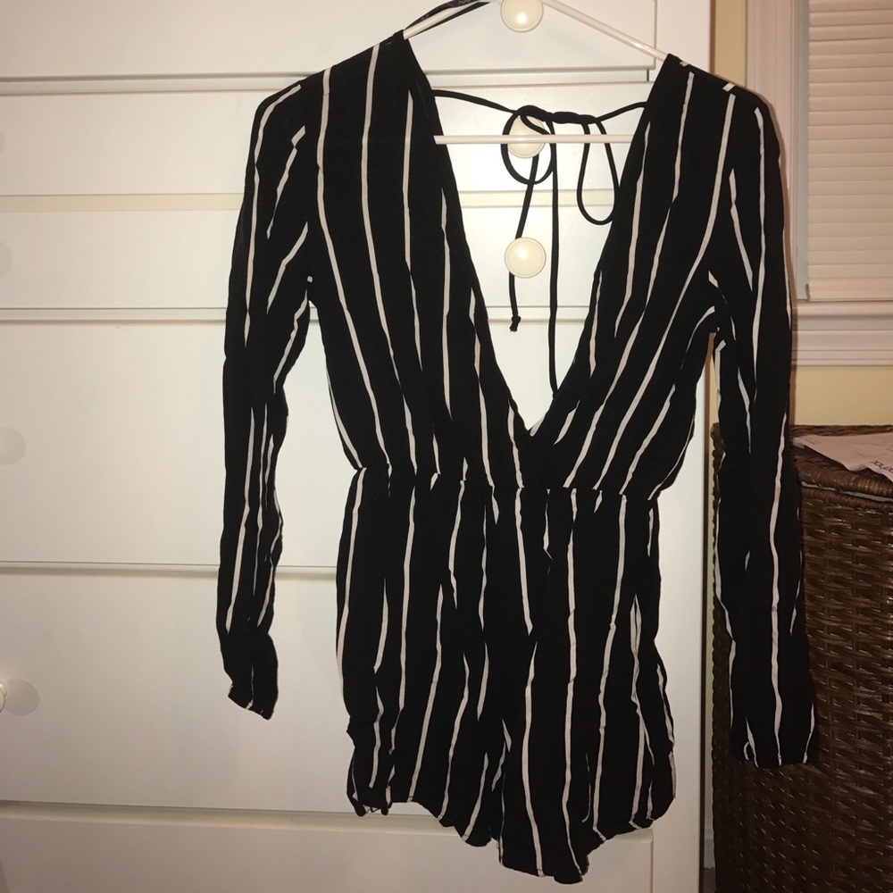 Long sleeve black and white romper