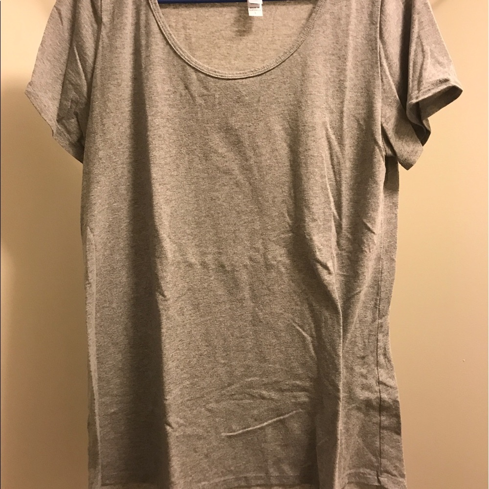Lularoe classic tee