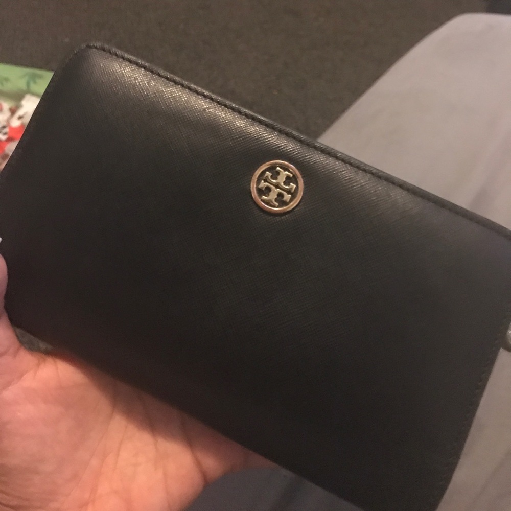 Tory Burch Wallet **SOLD**