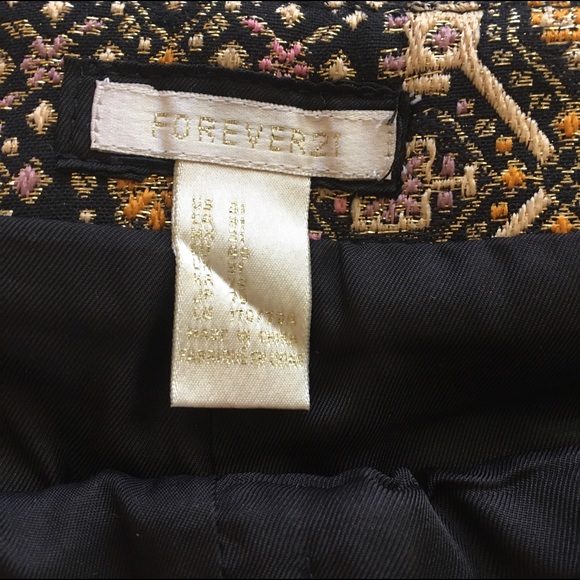 Shorts with amazing gold fabric - Picture 2 of 3