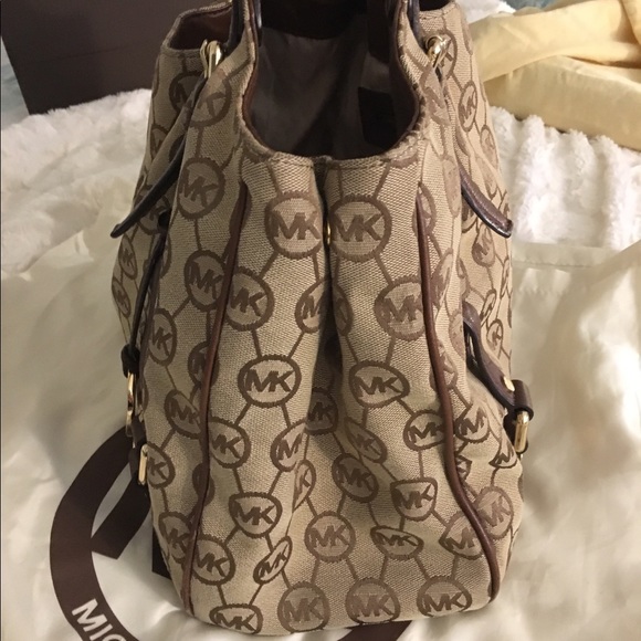 SOLD - Picture 4 of 8