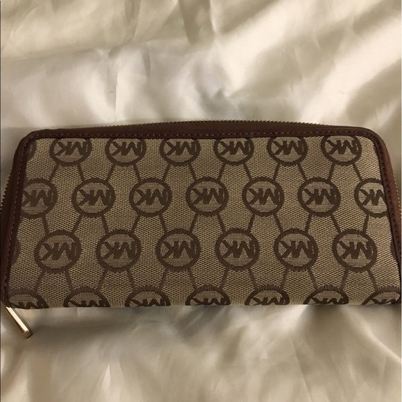 SOLD - Picture 3 of 6