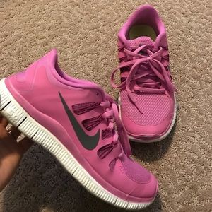 Hot pink Nike running shoes 💕