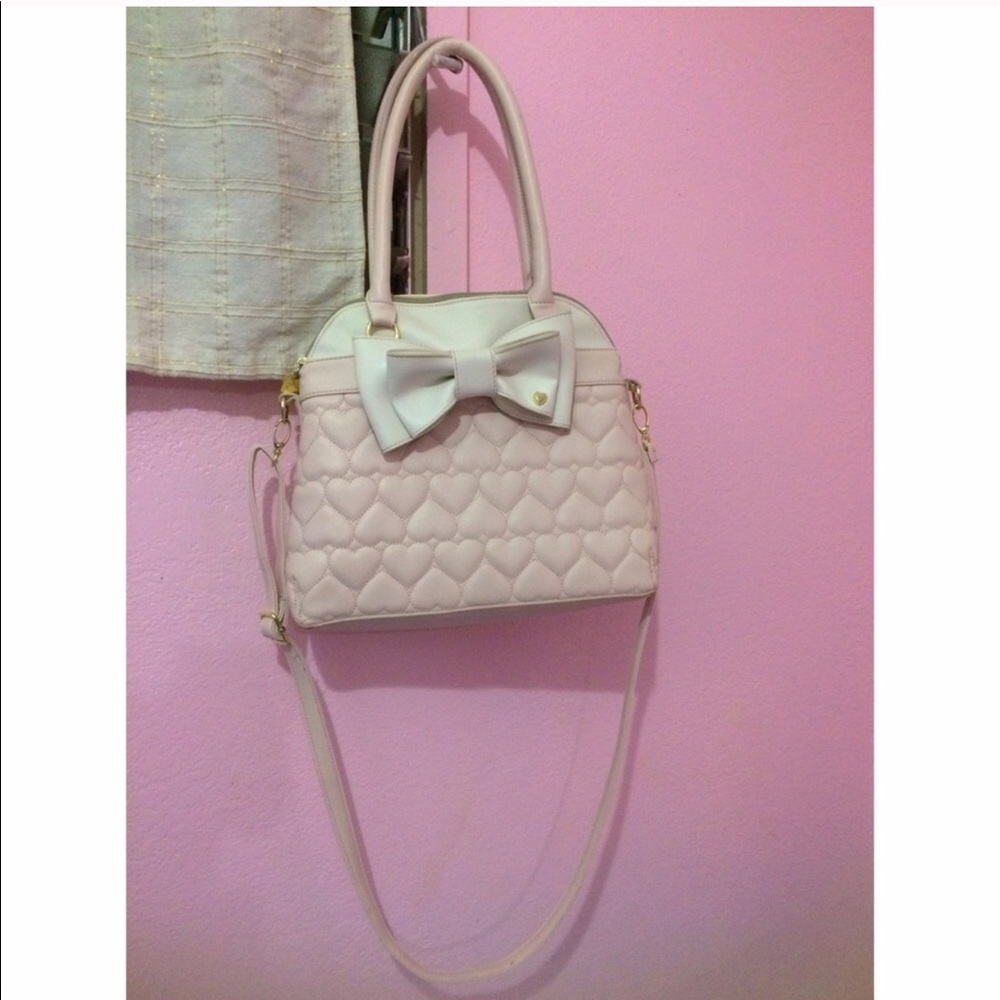 TAKEN!!🌷- Pink betsey Johnson purse ✨