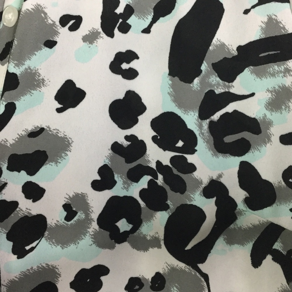 Button down blouse - Picture 2 of 3