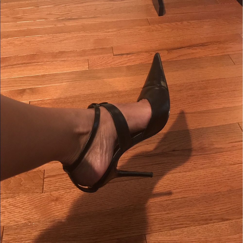 ❤️MOVING SALE Sexy black Stiletto by J. Renee💥