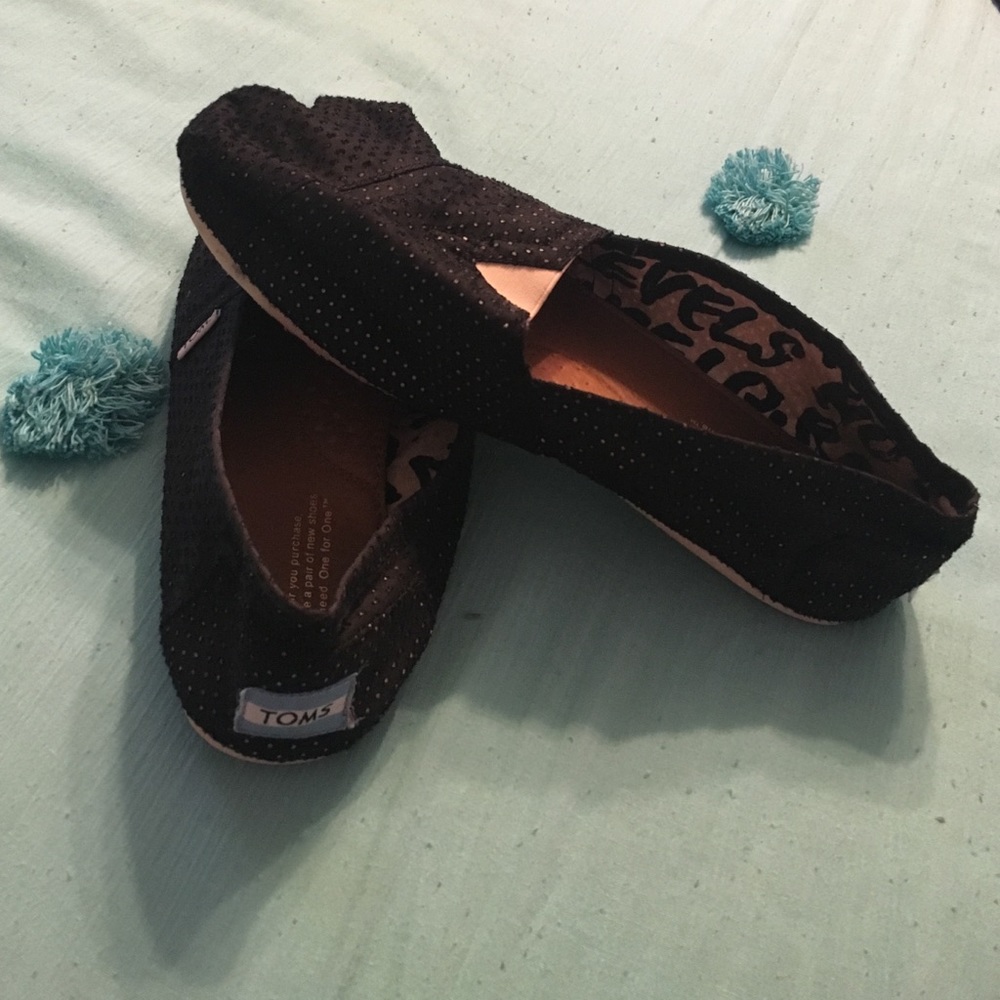 Good condition black toms