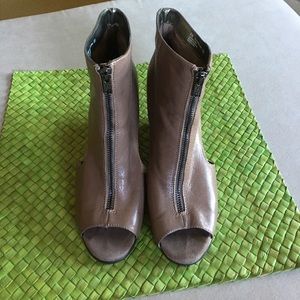 Aerosoles Southwestern wedges. Size 8.5
