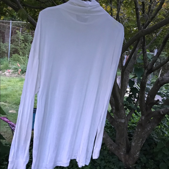 Wintersilks Wintersilks White 100 Silk Turtleneck Top Wintersilks Wintersilks White 100 Silk Turtleneck Top
