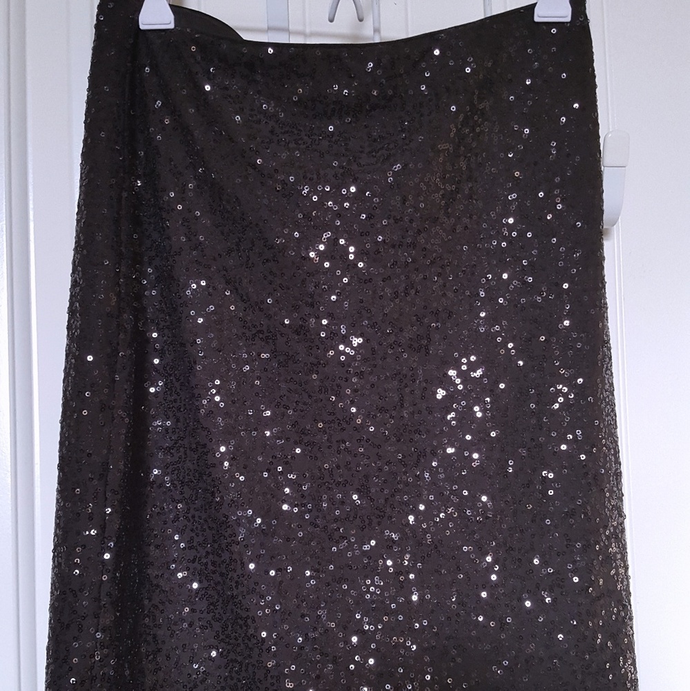 gorgeous sequin skirt, excellent condition