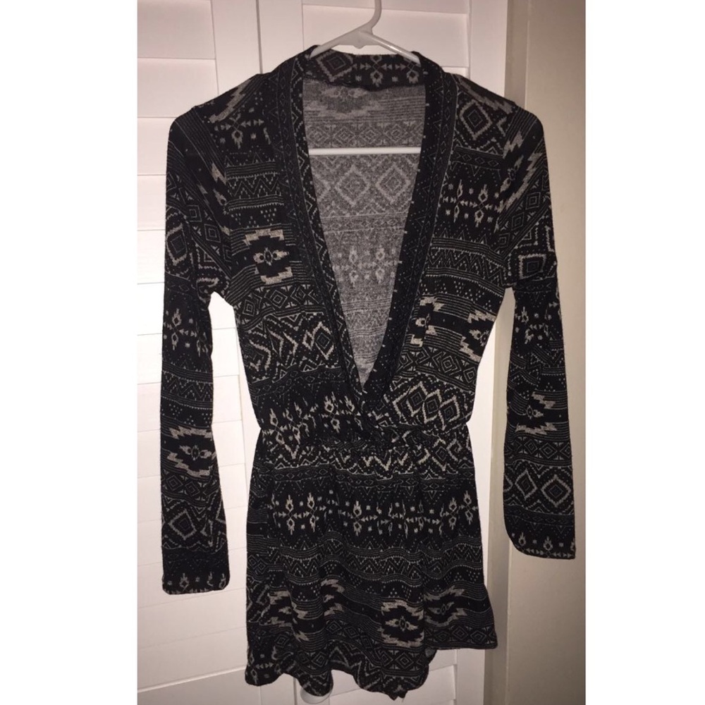 5 for $25! 🎁 Black & Tan Romper ✨