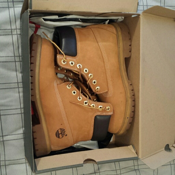 Size 8 pair of premium wheat timbs