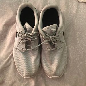 Nike Roshee sneakers