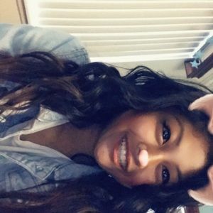 Meet your Posher, Leiya