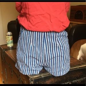 Multicolored high waisted shorts. Size M