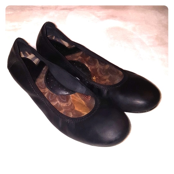 Born Shoes Born Julianne Black Leather Ballet Flats