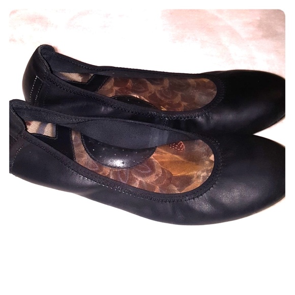 Born Shoes Born Julianne Black Leather Ballet Flats