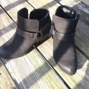 Size 8 target black booties 🔮