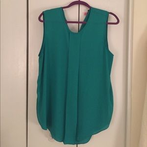 Vince Camuto Green Sleeveless Blouse