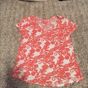 Loft Tshirt Size Medium. Pink and White Pattern