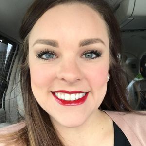 Meet your Posher, Stefanie