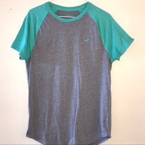 Hollister tee
