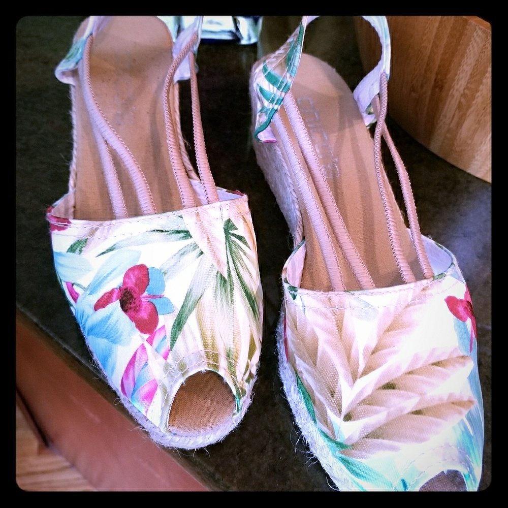 Chico's tropical spadrilles - Picture 1 of 7