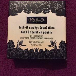 Brand new Kat Von D lock it powder foundation