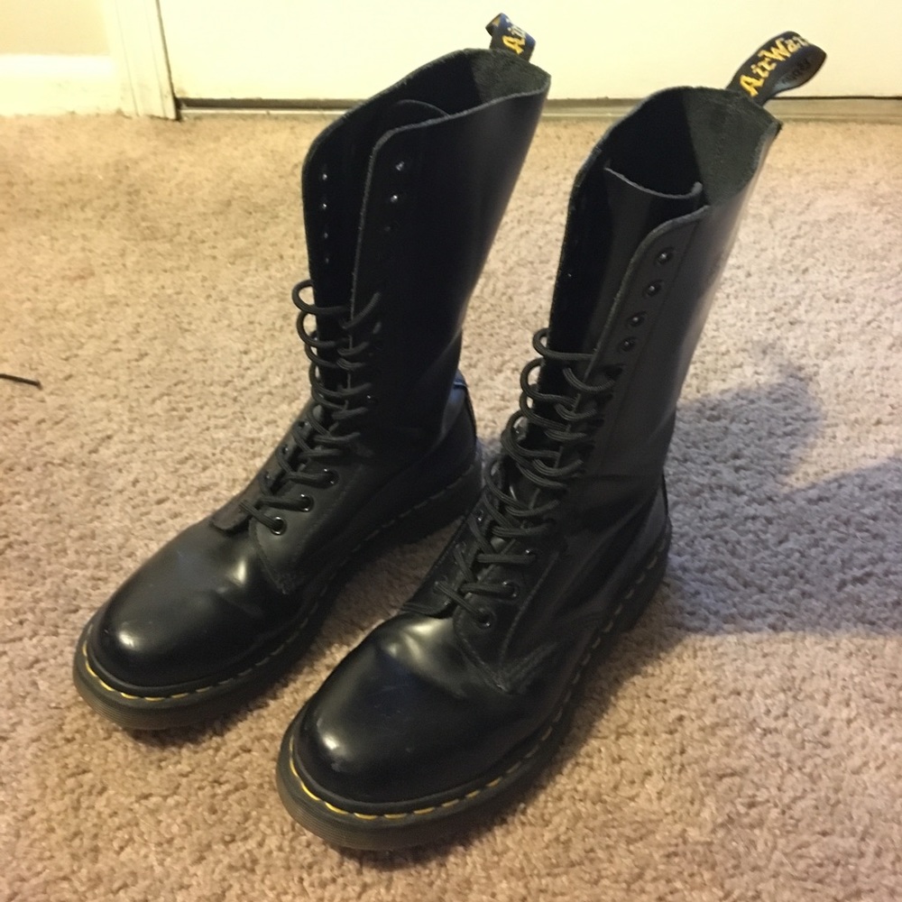 Dr. Martins 14 hole lace up boots